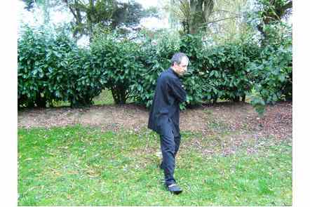 Donner coup de coude