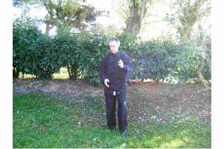 Prendre le ballon &agrave; gauche