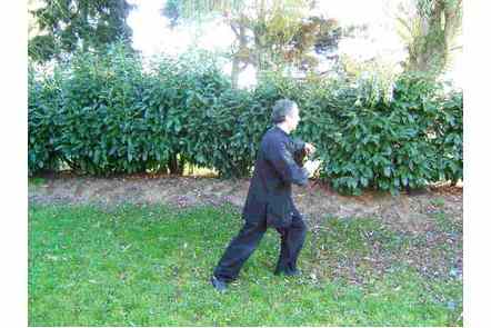 Arrondi main gauche, piquer main droite