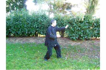 Arrondi main gauche, piquer main droite