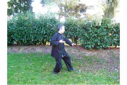 Arrondi main gauche, piquer main droite