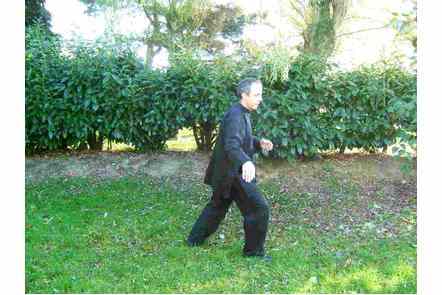 Arrondi main droite, piquer main gauche