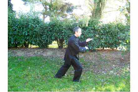 Arrondi main droite, piquer main gauche